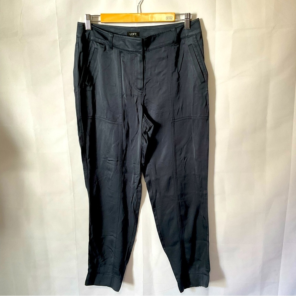 Loft 100% Viscose satin dressy jogger. NWT Size 4